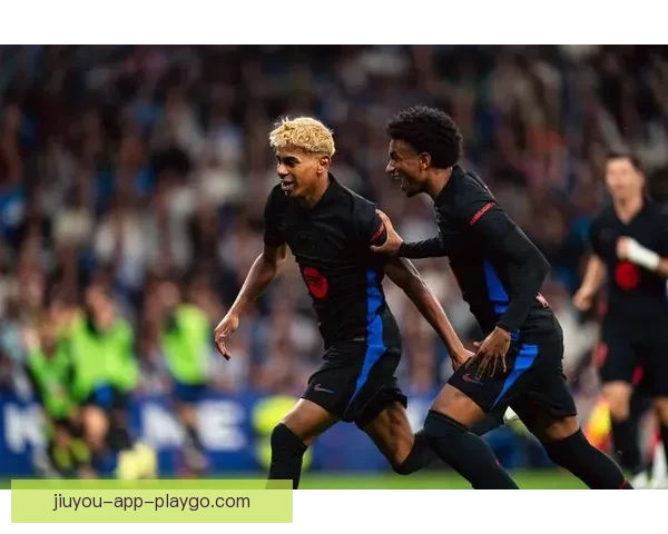 巴萨客场大都会力克强敌提前加冕西甲冠军书写辉煌新篇章